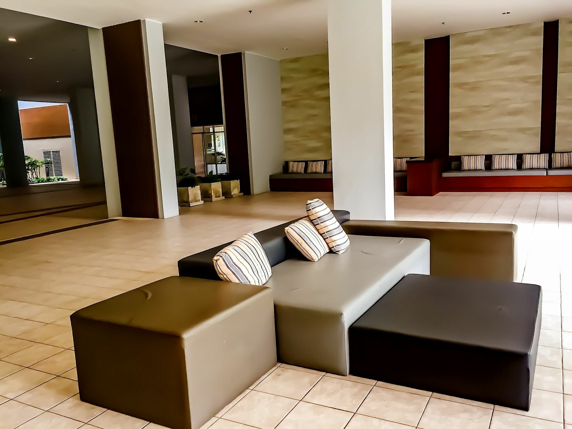 Hotel Lumpini Seaview Jomtien By Parikal Zewnętrze zdjęcie