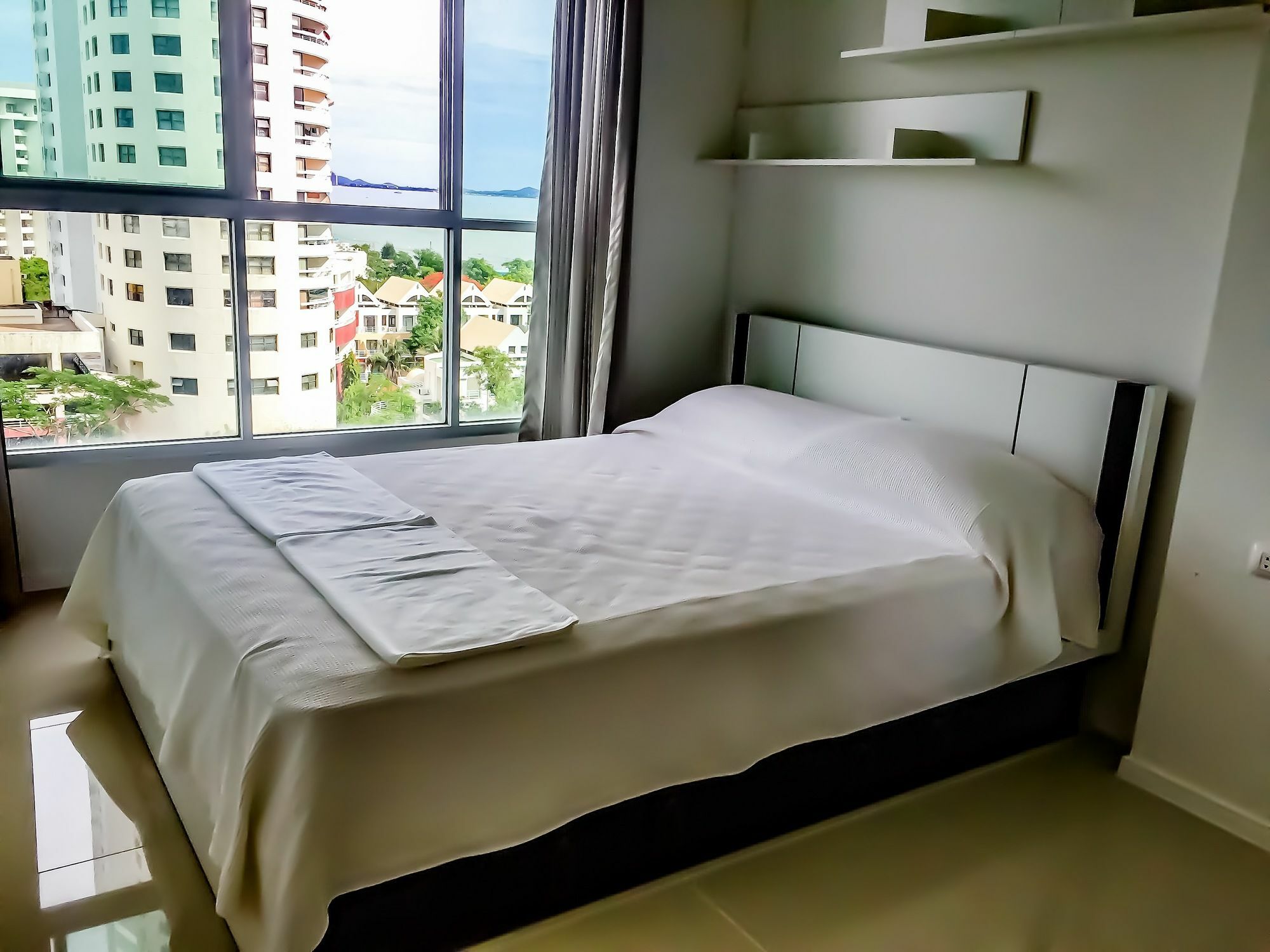 Hotel Lumpini Seaview Jomtien By Parikal Zewnętrze zdjęcie